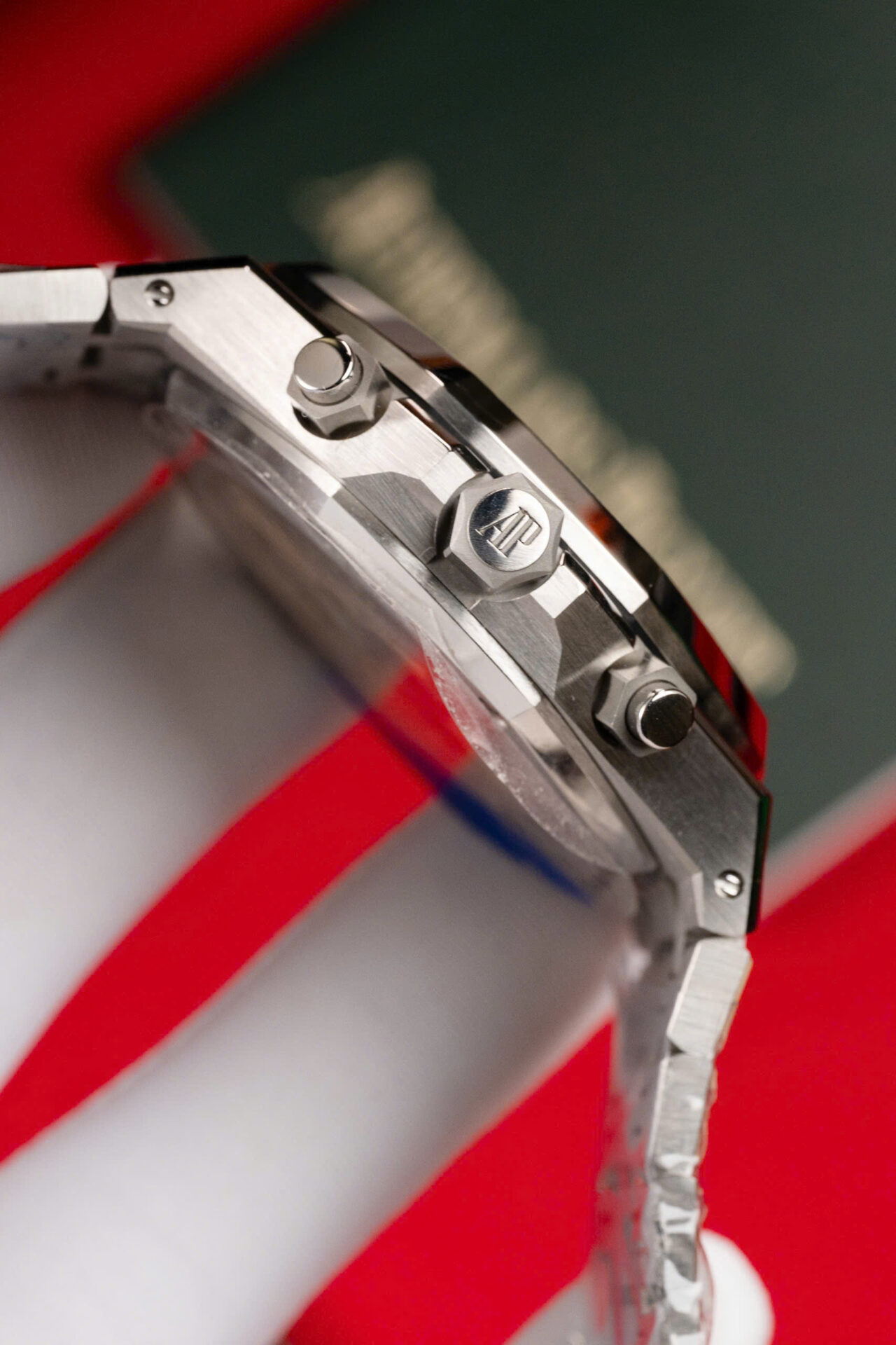 ĐỒNG HỒ AUDEMARS PIGUET ROYAL OAK 26240 ĐỘ MỎNG CHUẨN AUTH REPLICA APS 41MM (2) ĐỒNG HỒ AUDEMARS PIGUET ROYAL OAK 26240 ĐỘ MỎNG CHUẨN AUTH REPLICA APS 41MM (1)