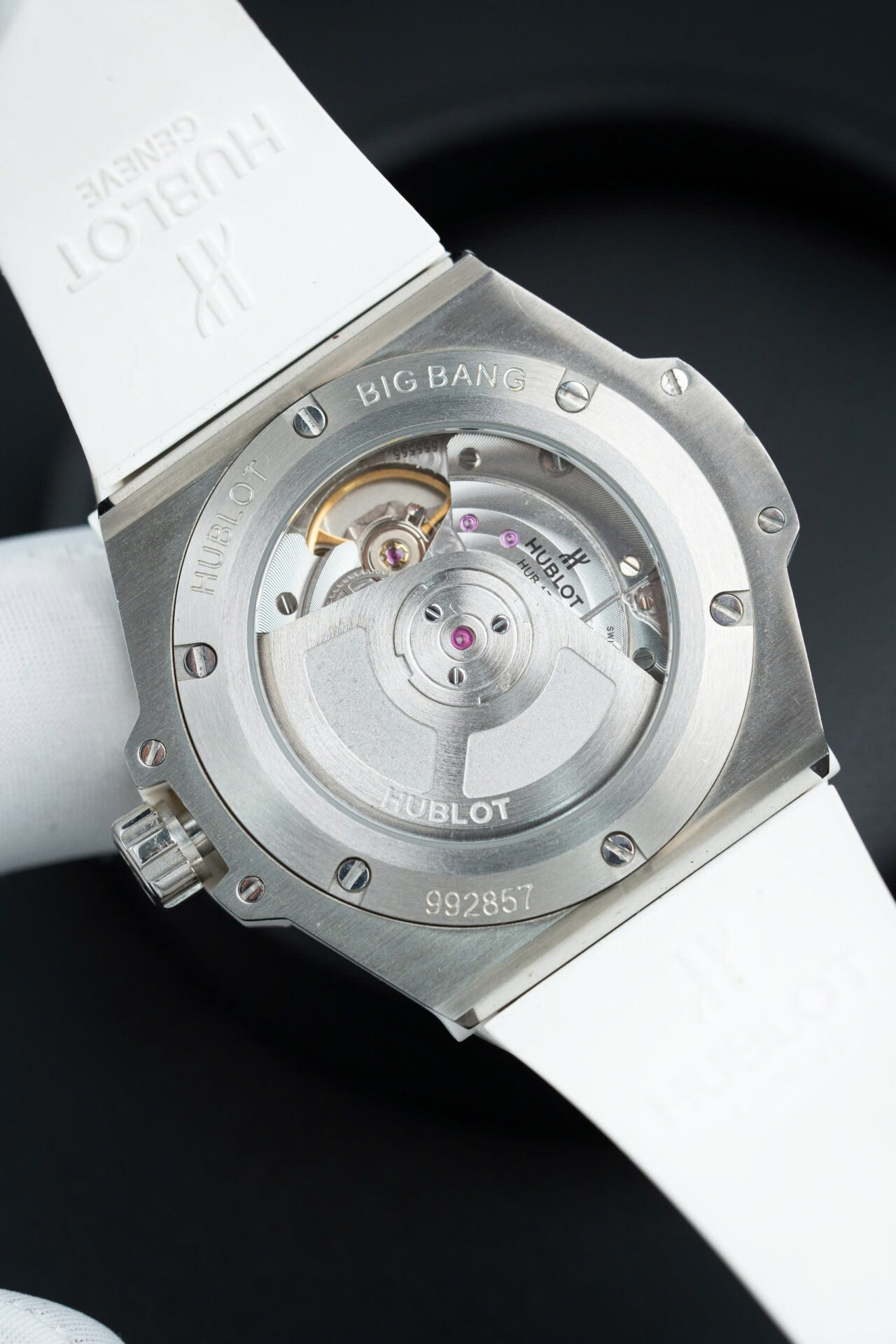 ĐỒNG HỒ HUBLOT BIG BANG REPLICA ONE CLICK ĐÍNH KIM CƯƠNG THIÊN NHIÊN 39MM (8) ĐỒNG HỒ HUBLOT BIG BANG REPLICA ONE CLICK ĐÍNH KIM CƯƠNG THIÊN NHIÊN 39MM