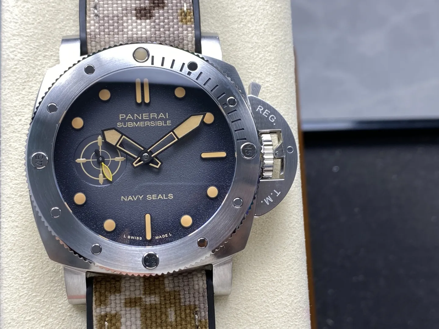 ĐỒNG HỒ PANERAI PAM1518 REPLICA SUBMERSIBLE MẶT XÁM OMBRE NHÀ MÁY VS 44MM (4) ĐỒNG HỒ PANERAI PAM1518 REPLICA SUBMERSIBLE MẶT XÁM OMBRE NHÀ MÁY VS 44MM