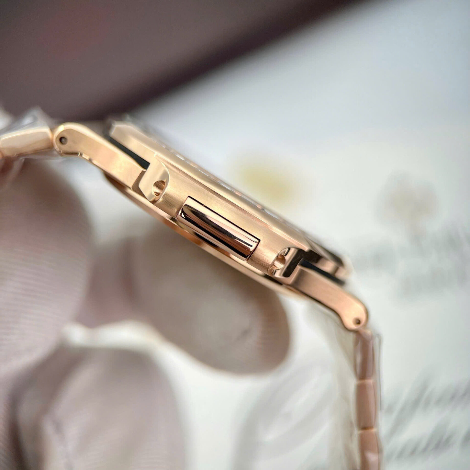 ĐỒNG HỒ PATEK PHILIPPE 5723 CHẾ TÁC BỌC VÀNG 18K MOISSANITE BAGUETTE 40MM (4) ĐỒNG HỒ PATEK PHILIPPE 5723 CHẾ TÁC BỌC VÀNG 18K MOISSANITE BAGUETTE 40MM