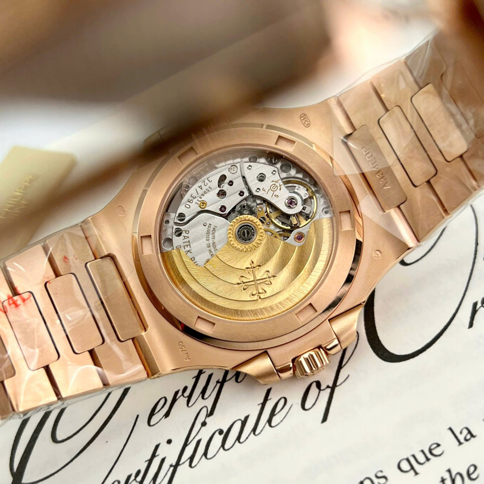 ĐỒNG HỒ PATEK PHILIPPE 5723 CHẾ TÁC BỌC VÀNG 18K MOISSANITE BAGUETTE 40MM (7) ĐỒNG HỒ PATEK PHILIPPE 5723 CHẾ TÁC BỌC VÀNG 18K MOISSANITE BAGUETTE 40MM