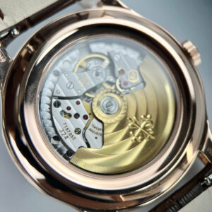 PATEK PHILIPPE COMPLICATIONS 5205R CUSTOM WATCH WHITE DIAL WRAPPED GOLD GR 40MM 8 Technical Specifications Patek Philippe Replica Watch Diameter: 40mm Movement: Automatic – Super Clone Crystal: Sapphire Case Material: Stainless Steel Strap: Steel Strap Water Resistance: Good Warranty Policy Patek Philippe Replica Watch 5-Year Movement Warranty – Free replacement within the first 15 days for defects Lifetime Repairs & Genuine Parts – At cost price Lifetime Free Maintenance – Includes oiling and polishing services Trade-In & Upgrade Program – Best value for your old watch Worldwide Shipping & Confidentiality GuaranteedV