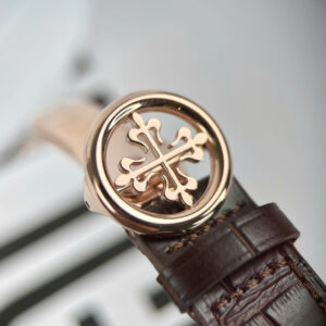 PATEK PHILIPPE COMPLICATIONS 5205R CUSTOM WATCH WHITE DIAL WRAPPED GOLD GR 40MM 9 Technical Specifications Patek Philippe Replica Watch Diameter: 40mm Movement: Automatic – Super Clone Crystal: Sapphire Case Material: Stainless Steel Strap: Steel Strap Water Resistance: Good Warranty Policy Patek Philippe Replica Watch 5-Year Movement Warranty – Free replacement within the first 15 days for defects Lifetime Repairs & Genuine Parts – At cost price Lifetime Free Maintenance – Includes oiling and polishing services Trade-In & Upgrade Program – Best value for your old watch Worldwide Shipping & Confidentiality GuaranteedV