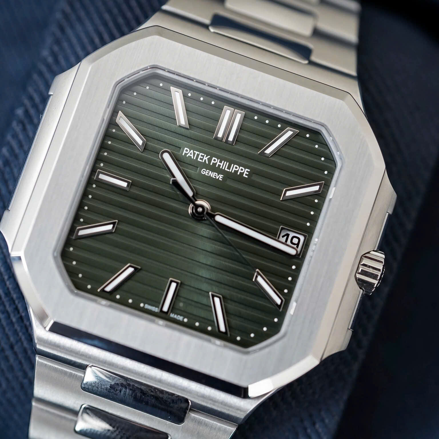 ĐỒNG HỒ PATEK PHILIPPE CUBITUS SUPER FAKE WATCH MẶT XANH GREEN 5821 TW 40MM (6) ĐỒNG HỒ PATEK PHILIPPE CUBITUS SUPER FAKE WATCH MẶT XANH GREEN 5821 TW 40MM (2)
