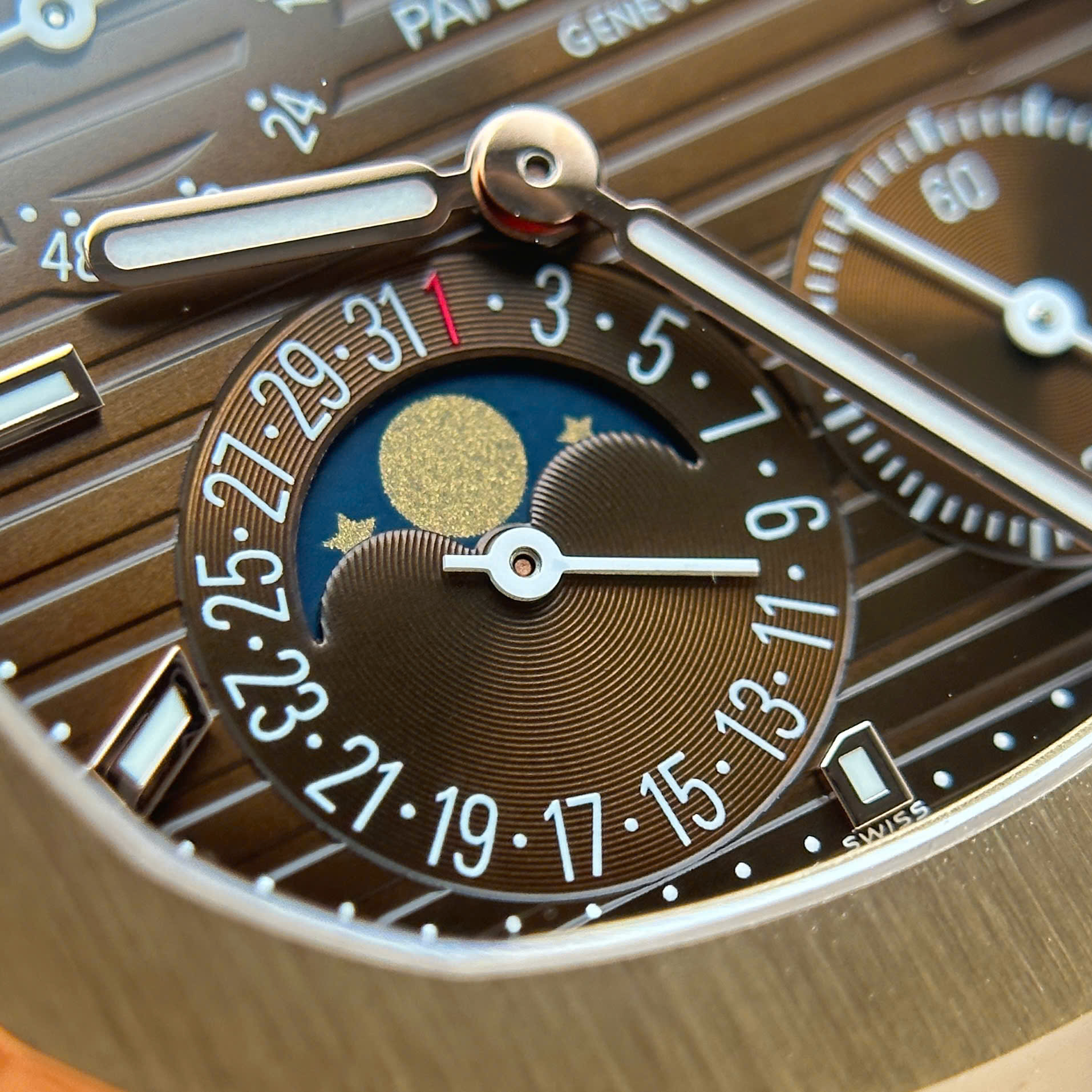 ĐỒNG HỒ PATEK PHILIPPE NAUTILUS 5712 MẠ VÀNG HỒNG BẢN KHOÁ MỚI NHÀ MÁY PPF 40MM (11) ĐỒNG HỒ PATEK PHILIPPE NAUTILUS 5712 MẠ VÀNG HỒNG BẢN KHOÁ MỚI NHÀ MÁY PPF 40MM