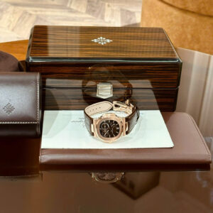 ĐỒNG HỒ PATEK PHILIPPE NAUTILUS 5712 REPLICA 1:1 BỌC VÀNG DÂY DA NÂU 40MM 2 ĐỒNG HỒ PATEK PHILIPPE NAUTILUS 5712 REPLICA 11 BỌC VÀNG DÂY DA NÂU 40MM