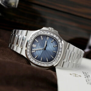 ĐỒNG HỒ PATEK PHILIPPE NAUTILUS 5723 BEST COPIES MẶT XANH MOISSANITE BAGUETTE 3K 40MM 2 ĐỒNG HỒ PATEK PHILIPPE NAUTILUS 5723 BEST COPIES MẶT XANH MOISSANITE BAGUETTE 3K 40MM (2)