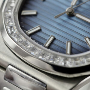 ĐỒNG HỒ PATEK PHILIPPE NAUTILUS 5723 BEST COPIES MẶT XANH MOISSANITE BAGUETTE 3K 40MM 8 ĐỒNG HỒ PATEK PHILIPPE NAUTILUS 5723 BEST COPIES MẶT XANH MOISSANITE BAGUETTE 3K 40MM (2)