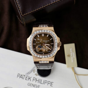 PATEK PHILIPPE NAUTILUS 5724 BEST COPY MOISSANITE BAGUETTE REFINED DIAL PPF 40MM 1 ĐỒNG HỒ PATEK PHILIPPE NAUTILUS 5724 CHẾ TÁC MOISSANITE BAGUETTE TINH CHỈNH MẶT PPF 40MM