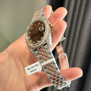 ROLEX DATEJUST CUSTOM WATCH WITH MOISSANITE ROSE WRAPPED GOLD CLEAN 41MM 4 ĐỒNG HỒ ROLEX DATEJUST CHẾ TÁC BỌC VÀNG ĐÍNH KIM CƯƠNG MOISSANITE CLEAN 41MM