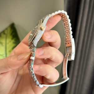 ROLEX DATEJUST CUSTOM WATCH WITH MOISSANITE ROSE WRAPPED GOLD CLEAN 41MM 5 ĐỒNG HỒ ROLEX DATEJUST CHẾ TÁC BỌC VÀNG ĐÍNH KIM CƯƠNG MOISSANITE CLEAN 41MM