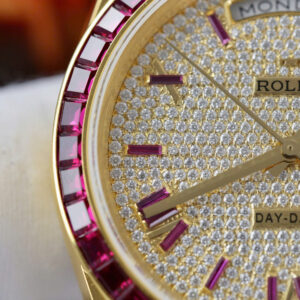 ĐỒNG HỒ ROLEX DAY-DATE BEST COPIES BỌC VÀNG RUBY ĐỎ MOISSANITE GM 40MM 4 ĐỒNG HỒ ROLEX DAY-DATE BEST COPIES BỌC VÀNG RUBY ĐỎ MOISSANITE GM 40MM (1)
