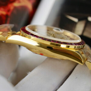 ĐỒNG HỒ ROLEX DAY-DATE BEST COPIES BỌC VÀNG RUBY ĐỎ MOISSANITE GM 40MM 7 ĐỒNG HỒ ROLEX DAY-DATE BEST COPIES BỌC VÀNG RUBY ĐỎ MOISSANITE GM 40MM (1)