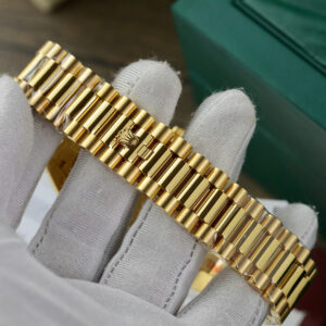 ĐỒNG HỒ ROLEX DAY-DATE BEST COPY BỌC VÀNG MẶT ĐEN ĐÍNH MOISSANITE GM 40MM 6 ĐỒNG HỒ ROLEX ĐAY-DATE BEST COPY BỌC VÀNG MẶT ĐEN ĐÍNH MOISSANITE GM 40MM (1)