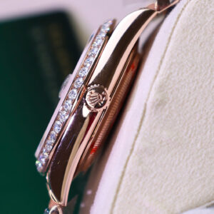ĐỒNG HỒ ROLEX DAY-DATE BỌC VÀNG ĐÍNH FULL MOISSANITE REPLICA 40MM 6 ĐỒNG HỒ ROLEX DAY-DATE BỌC VÀNG ĐÍNH FULL MOISSANITE REPLICA 40MM