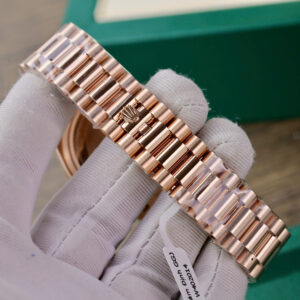 ĐỒNG HỒ ROLEX DAY-DATE BỌC VÀNG HỒNG CHẾ TÁC KIM CƯƠNG MOISSANITE 36MM 6 ĐỒNG HỒ ROLEX DAY-DATE BỌC VÀNG HỒNG CHẾ TÁC KIM CƯƠNG MOISSANITE 40MM