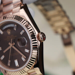 ĐỒNG HỒ ROLEX DAY-DATE CHẾ TÁC BỌC VÀNG HỒNG CỌC BAGUETTE NHÀ MÁY QF 40MM 4 ĐỒNG HỒ ROLEX DAY-DATE CHẾ TÁC BỌC VÀNG HỒNG CỌC BAGUETTE NHÀ MÁY QF 40MM