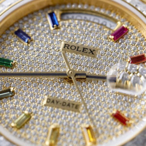 ĐỒNG HỒ ROLEX DAY-DATE CHẾ TÁC BỌC VÀNG VÀNG FULL MOISSANITE NHÀ MÁY GM 40MM 3 ĐỒNG HỒ ROLEX DAY-DATE CHẾ TÁC BỌC VÀNG VÀNG FULL MOISSANITE NHÀ MÁY GM 40MM