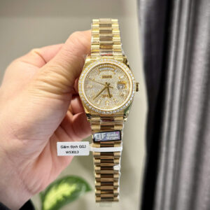 ROLEX DAY-DATE CUSTOM YELLOW PLATED GOLD WATCH WITH FULL MOISSANITE QF 36MM 1 ĐỒNG HỒ ROLEX DAY-DATE CHẾ TÁC MẠ VÀNG ĐÍNH KIM CƯƠNG MOISSANITE QF 36MM