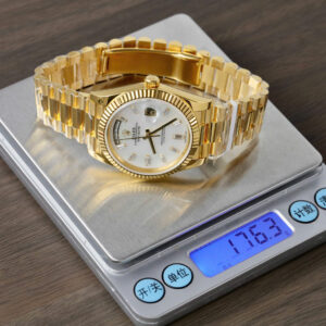 ROLEX DAY-DATE CUSTOM WATCH MOP DIAL WRAPPED GOLD MOISSANITE GM 40MM 9 ĐỒNG HỒ ROLEX DAY-DATE CHẾ TÁC MẶT MOP BỌC VÀNG CỌC SỐ MOISSANITE GM 40MM