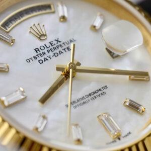 ROLEX DAY-DATE CUSTOM WATCH MOP DIAL WRAPPED GOLD MOISSANITE GM 40MM 4 ĐỒNG HỒ ROLEX DAY-DATE CHẾ TÁC MẶT MOP BỌC VÀNG CỌC SỐ MOISSANITE GM 40MM