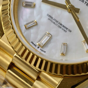 ROLEX DAY-DATE CUSTOM WATCH MOP DIAL WRAPPED GOLD MOISSANITE GM 40MM 5 ĐỒNG HỒ ROLEX DAY-DATE CHẾ TÁC MẶT MOP BỌC VÀNG CỌC SỐ MOISSANITE GM 40MM