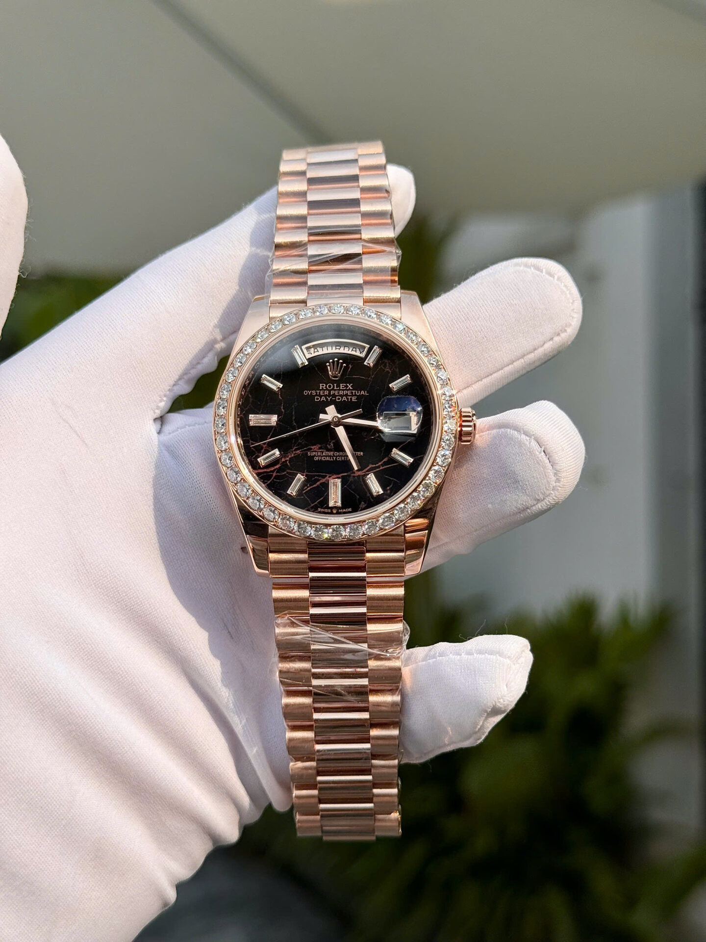 ĐỒNG HỒ ROLEX DAY-DATE CHẾ TÁC MẶT THIÊN THẠCH ĐÍNH MOISSANITE 40MM (1) ĐỒNG HỒ ROLEX DAY-DATE CHẾ TÁC MẶT THIÊN THẠCH ĐÍNH MOISSANITE 40MM