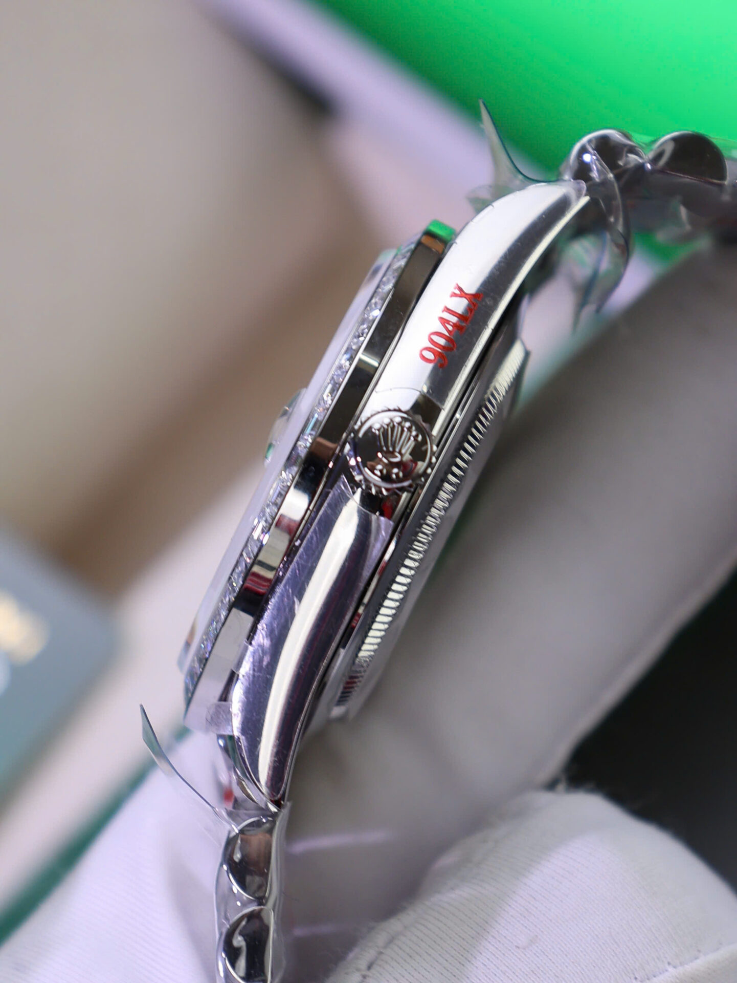 ĐỒNG HỒ ROLEX DAY-DATE CHẾ TÁC MẶT THIÊN THẠCH ĐÍNH MOISSANITE BAGUETTE 40MM (3) ĐỒNG HỒ ROLEX DAY-DATE CHẾ TÁC MẶT THIÊN THẠCH ĐÍNH MOISSANITE BAGUETTE 40MM