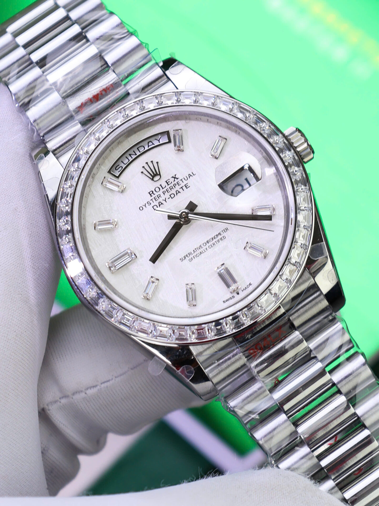 ĐỒNG HỒ ROLEX DAY-DATE CHẾ TÁC MẶT THIÊN THẠCH ĐÍNH MOISSANITE BAGUETTE 40MM (8) ĐỒNG HỒ ROLEX DAY-DATE CHẾ TÁC MẶT THIÊN THẠCH ĐÍNH MOISSANITE BAGUETTE 40MM