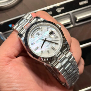 ROLEX DAY-DATE CUSTOM WATCHES NATURAL MOTHER OF PEARL DIAL MOISSANITE GMF 40MM 3 ĐỒNG HỒ ROLEX DAY-DATE CHẾ TÁC MẶT XÀ CỪ TỰ NHIÊN CỌC SỐ MOISSANITE GMF 40MM