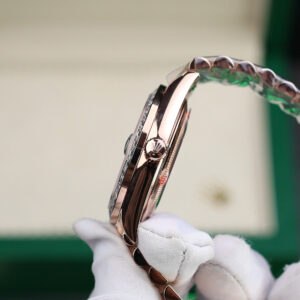 ĐỒNG HỒ ROLEX DAY-DATE CHẾ TÁC MOISSANITE BAGUETTE BỌC VÀNG HỒNG 40MM 7 ĐỒNG HỒ ROLEX DAY-DATE CHẾ TÁC MOISSANITE BAGUETTE BỌC VÀNG HỒNG 40MM