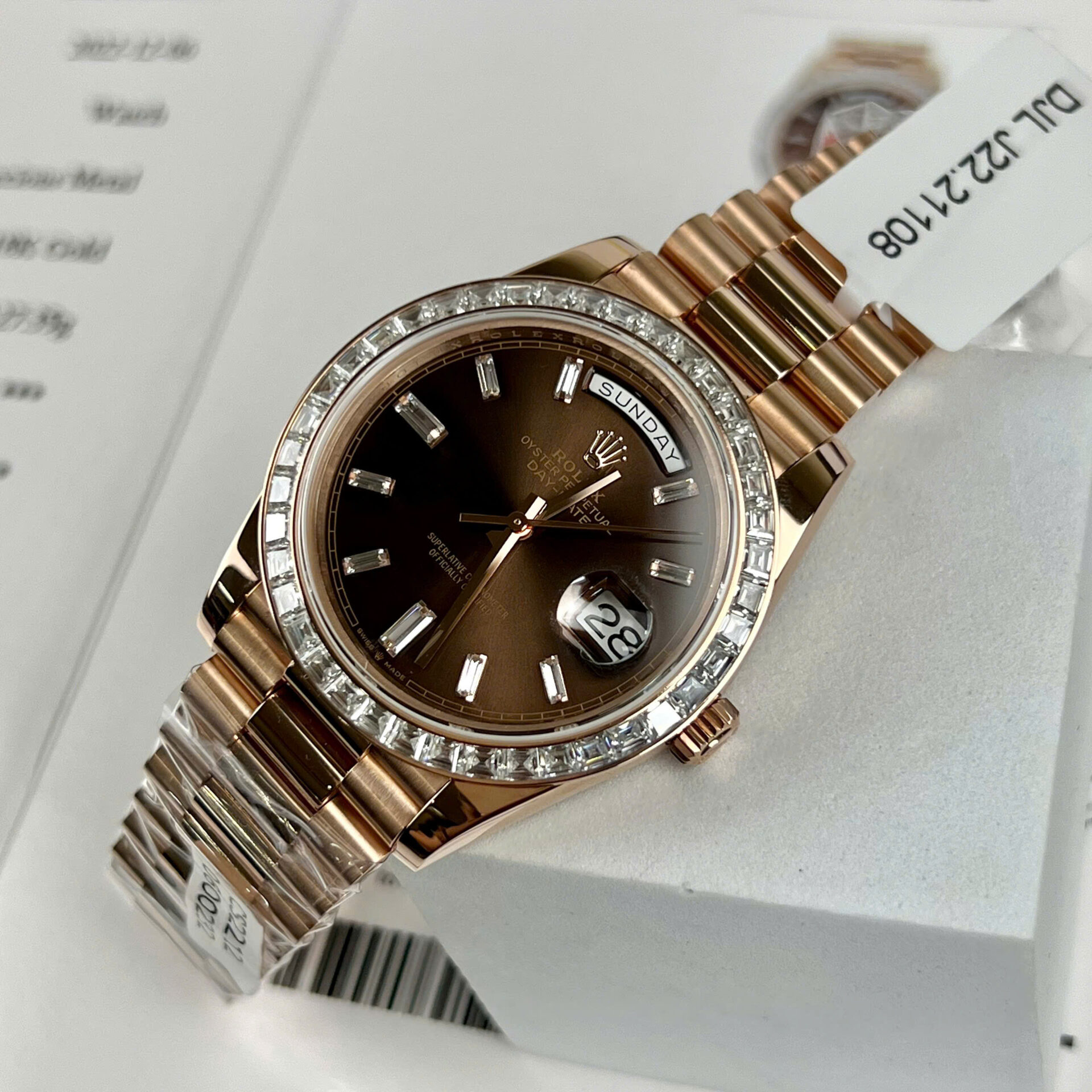ĐỒNG HỒ ROLEX DAY-DATE CHẾ TÁC MOISSANITE BAGUETTE MẶT CHOCOLATE GM 40MM (6) ĐỒNG HỒ ROLEX DAY-DATE CHẾ TÁC MOISSANITE BAGUETTE MẶT CHOCOLATE GM 40MM