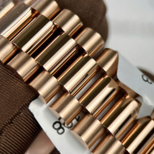 ROLEX DAY-DATE CUSTOM MOISSANITE BAGUETTE WATCH CHOCOLATE DIAL GM 40MM 8 ĐỒNG HỒ ROLEX DAY-DATE CHẾ TÁC MOISSANITE BAGUETTE MẶT CHOCOLATE GM 40MM