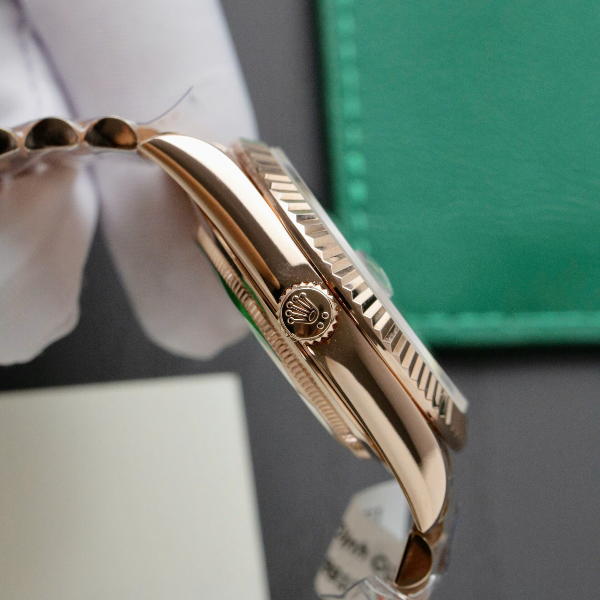 ĐỒNG HỒ ROLEX DAY-DATE MẶT OMBRE REPLICA BỌC VÀNG NHÀ MÁY QF 40MM (2) ĐỒNG HỒ ROLEX DAY-DATE MẶT OMBRE REPLICA BỌC VÀNG NHÀ MÁY QF 40MM (1)