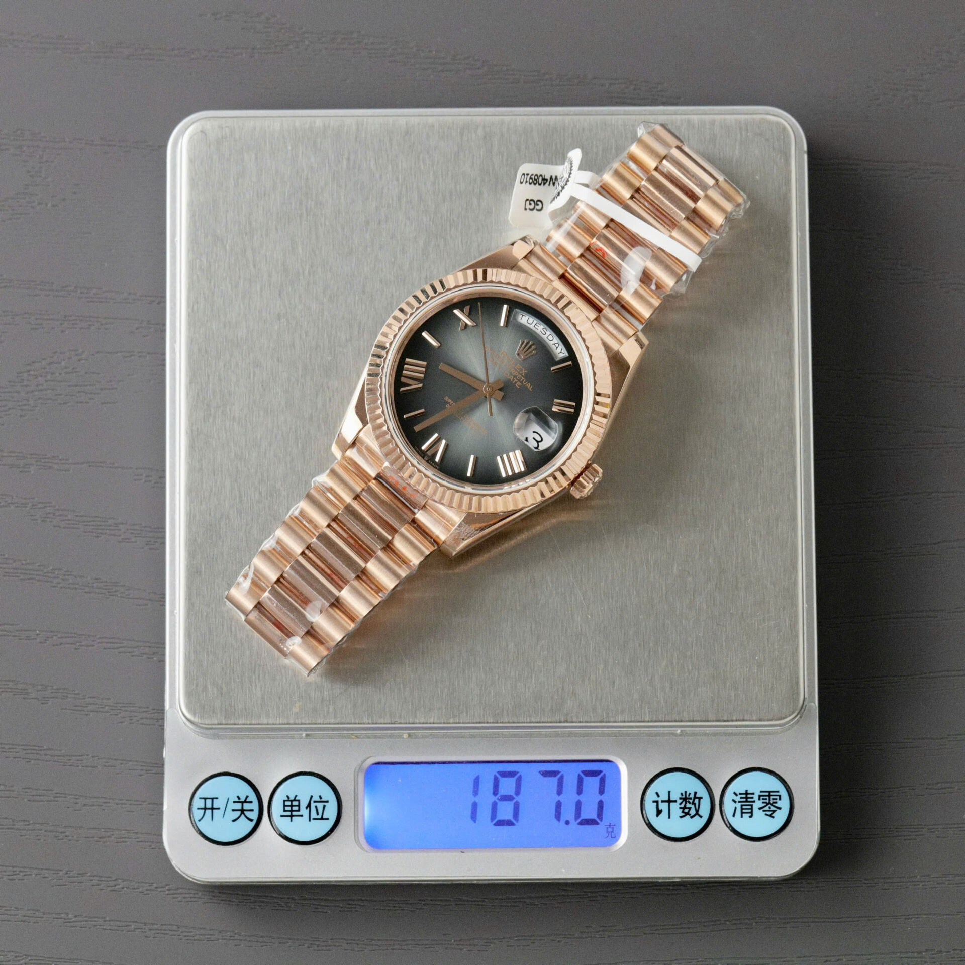 ĐỒNG HỒ ROLEX DAY-DATE MẶT OMBRE REPLICA BỌC VÀNG NHÀ MÁY QF 40MM (6) ĐỒNG HỒ ROLEX DAY-DATE MẶT OMBRE REPLICA BỌC VÀNG NHÀ MÁY QF 40MM (1)