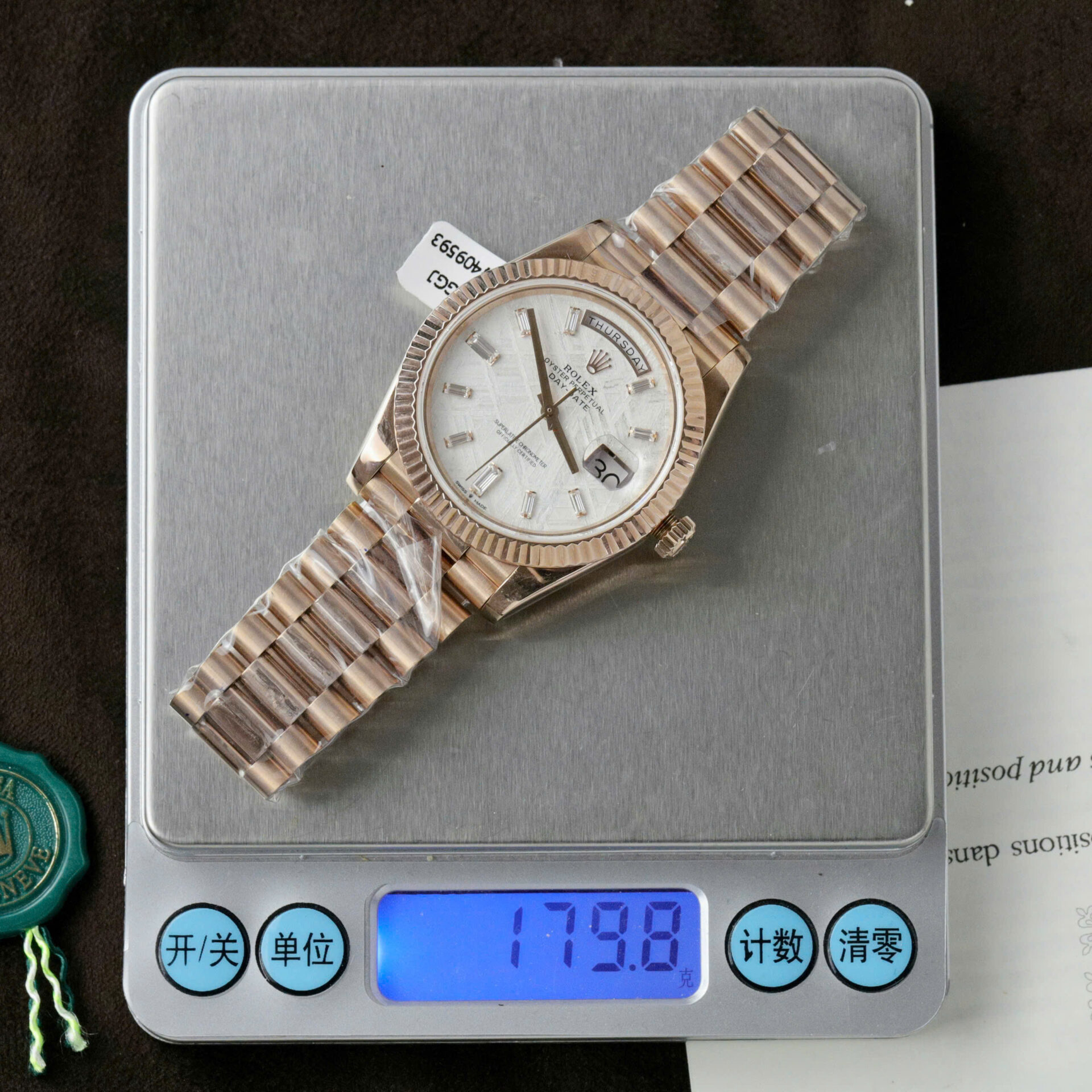 ĐỒNG HỒ ROLEX DAY-DATE REPLICA MẶT THIÊN THẠCH BỌC VÀNG MOISSANITE GM 40MM (3) ĐỒNG HỒ ROLEX DAY-DATE REPLICA MẶT THIÊN THẠCH BỌC VÀNG MOISSANITE GM 40MM