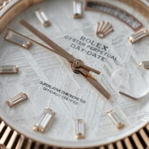 ROLEX DAY-DATE REPLICA METEORITE DIAL WRAPPED GOLD WATCH MOISSANITE GM 40MM 3 ĐỒNG HỒ ROLEX DAY-DATE REPLICA MẶT THIÊN THẠCH BỌC VÀNG MOISSANITE GM 40MM