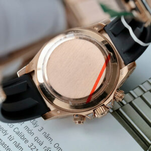 ĐỒNG HỒ ROLEX DAYTONA CHẾ TÁC MẶT THIÊN THẠCH BỌC VÀNG MOISSANITE BAGUETTE 40MM 7 ĐỒNG HỒ ROLEX DAYTONA CHẾ TÁC MẶT THIÊN THẠCH BỌC VÀNG MOISSANITE BAGUETTE 40MM