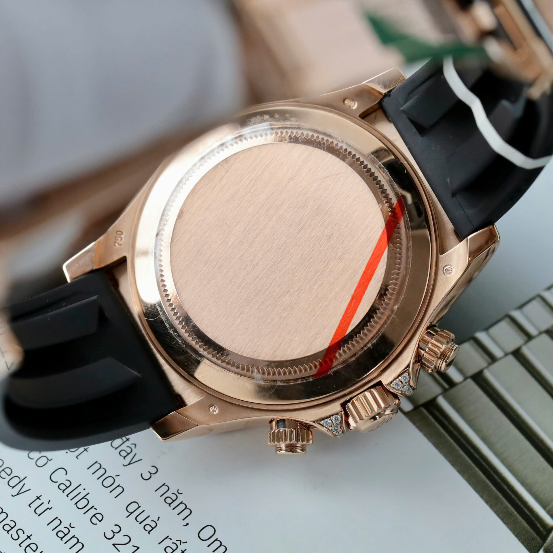 ĐỒNG HỒ ROLEX DAYTONA CHẾ TÁC MẶT THIÊN THẠCH BỌC VÀNG MOISSANITE BAGUETTE 40MM (8) ĐỒNG HỒ ROLEX DAYTONA CHẾ TÁC MẶT THIÊN THẠCH BỌC VÀNG MOISSANITE BAGUETTE 40MM