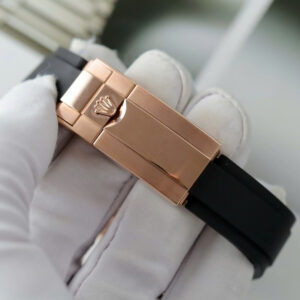 ĐỒNG HỒ ROLEX DAYTONA CHẾ TÁC MẶT THIÊN THẠCH BỌC VÀNG MOISSANITE BAGUETTE 40MM 8 ĐỒNG HỒ ROLEX DAYTONA CHẾ TÁC MẶT THIÊN THẠCH BỌC VÀNG MOISSANITE BAGUETTE 40MM