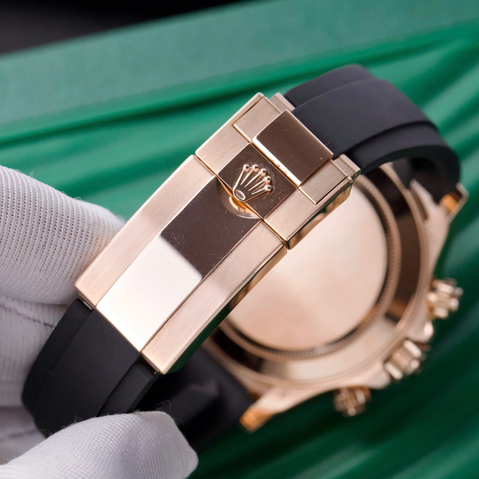 ĐỒNG HỒ ROLEX DAYTONA WRAPPED GOLD CHẾ TÁC MẶT CHOCOLATE 40MM (7) ĐỒNG HỒ ROLEX DAYTONA WRAPPED GOLD CHẾ TÁC MẶT CHOCOLATE 40MM (1)