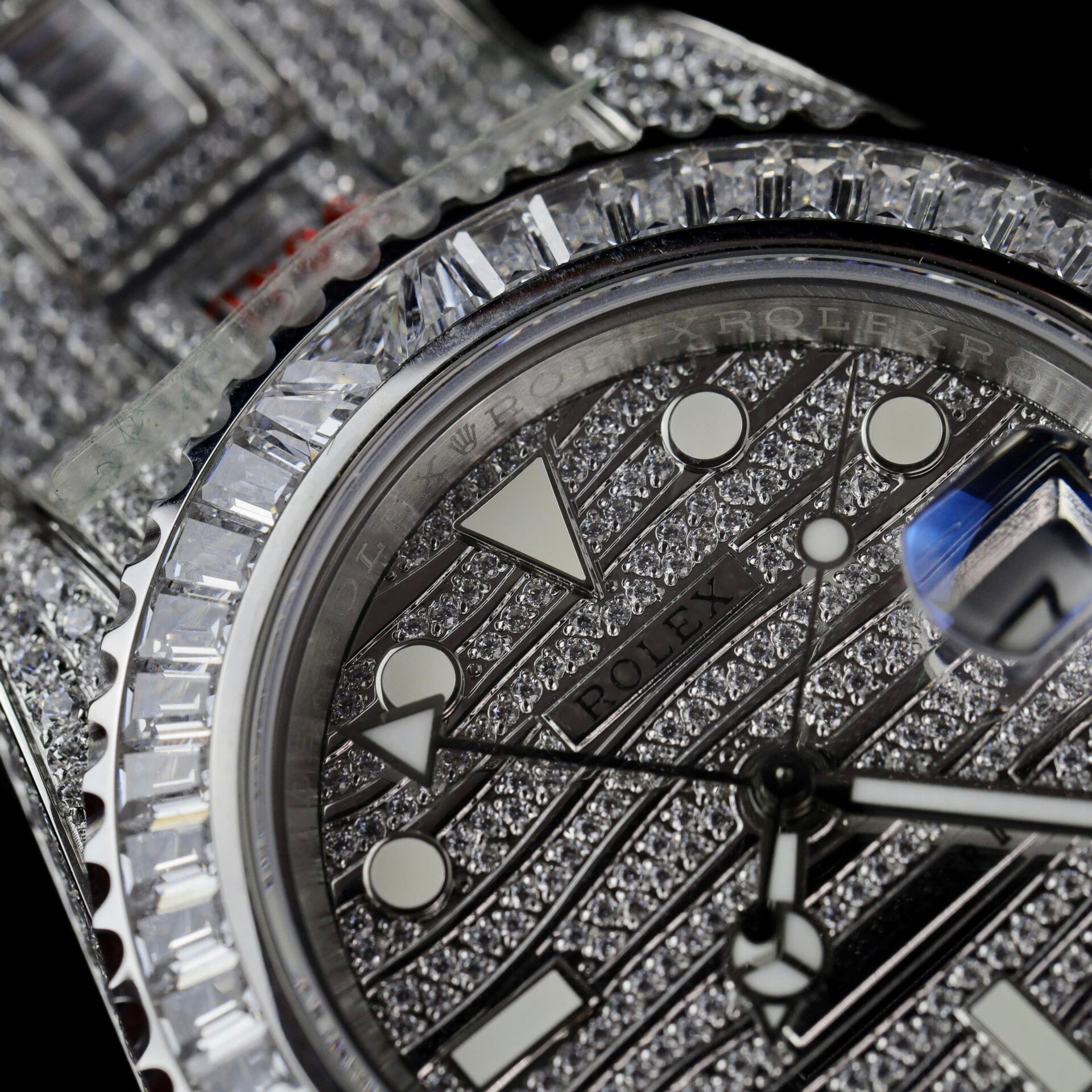 ĐỒNG HỒ ROLEX GMT-MASTER II CHẾ TÁC FULL ĐÁ CZ NHÀ MÁY AMG 40MM (6) ĐỒNG HỒ ROLEX GMT-MASTER II CHẾ TÁC FULL ĐÁ CZ NHÀ MÁY AMG 40MM