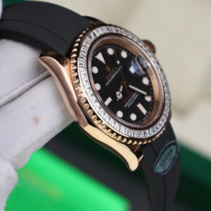 ROLEX YACHT-MASTER CUSTOM WATCH WRAPPED GOLD MOISSANITE BAGUETTE CLEAN 40MM 9 ĐỒNG HỒ ROLEX YACHT-MASTER CHẾ TÁC BỌC VÀNG MOISSANITE BAGUETTE CLEAN 40MM (1)