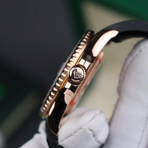 ROLEX YACHT-MASTER CUSTOM WATCH WRAPPED GOLD MOISSANITE BAGUETTE CLEAN 40MM 6 ĐỒNG HỒ ROLEX YACHT-MASTER CHẾ TÁC BỌC VÀNG MOISSANITE BAGUETTE CLEAN 40MM (1)