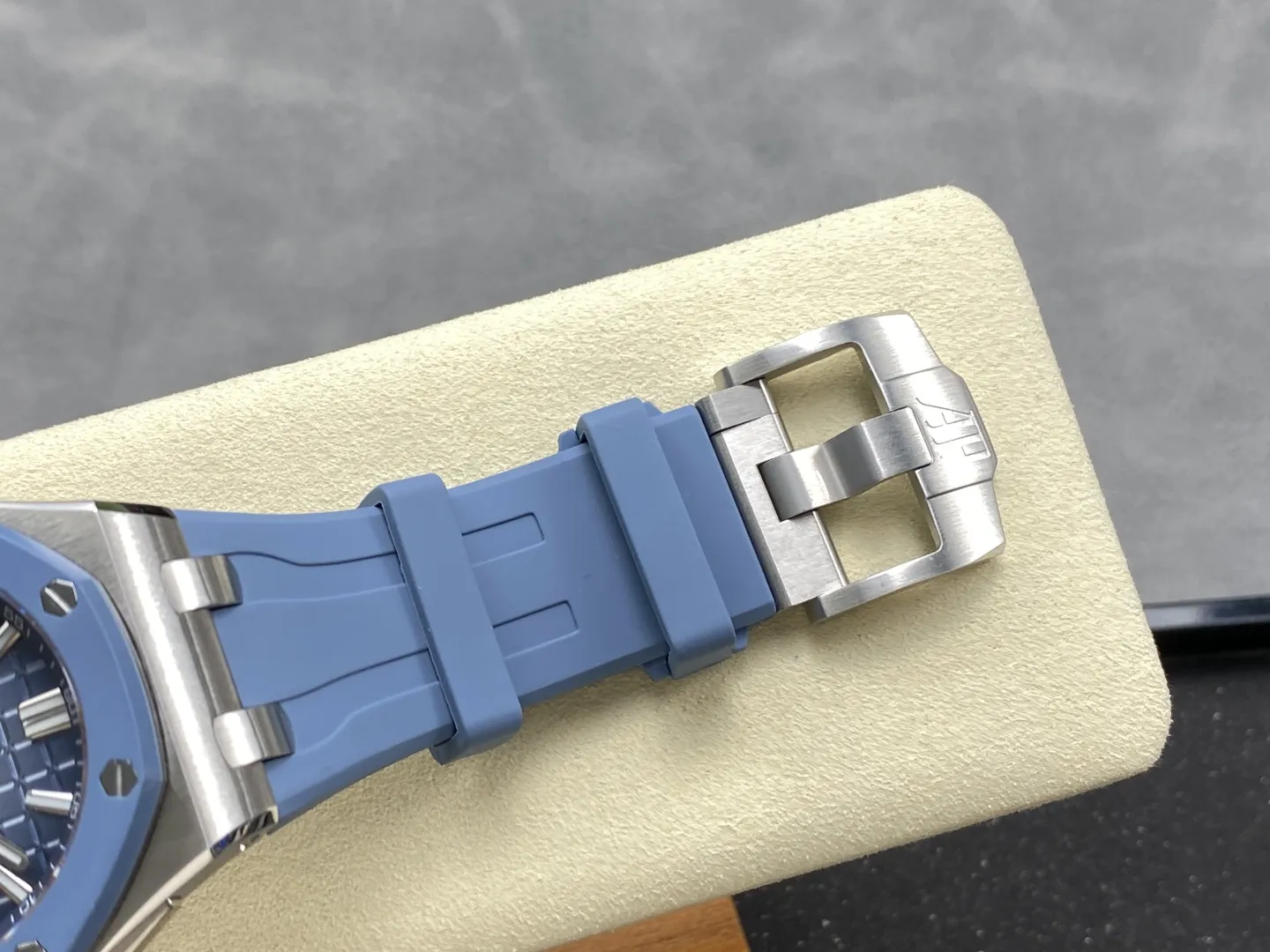 ĐỒNG HỒ AUDEMARS PIGUET ROYAL OAK OFFSHORE 15605 BEST COPY MẶT XANH 44MM (1) ĐỒNG HỒ AUDEMARS PIGUET ROYAL OAK OFFSHORE 15605 BEST COPY MẶT XANH 44MM