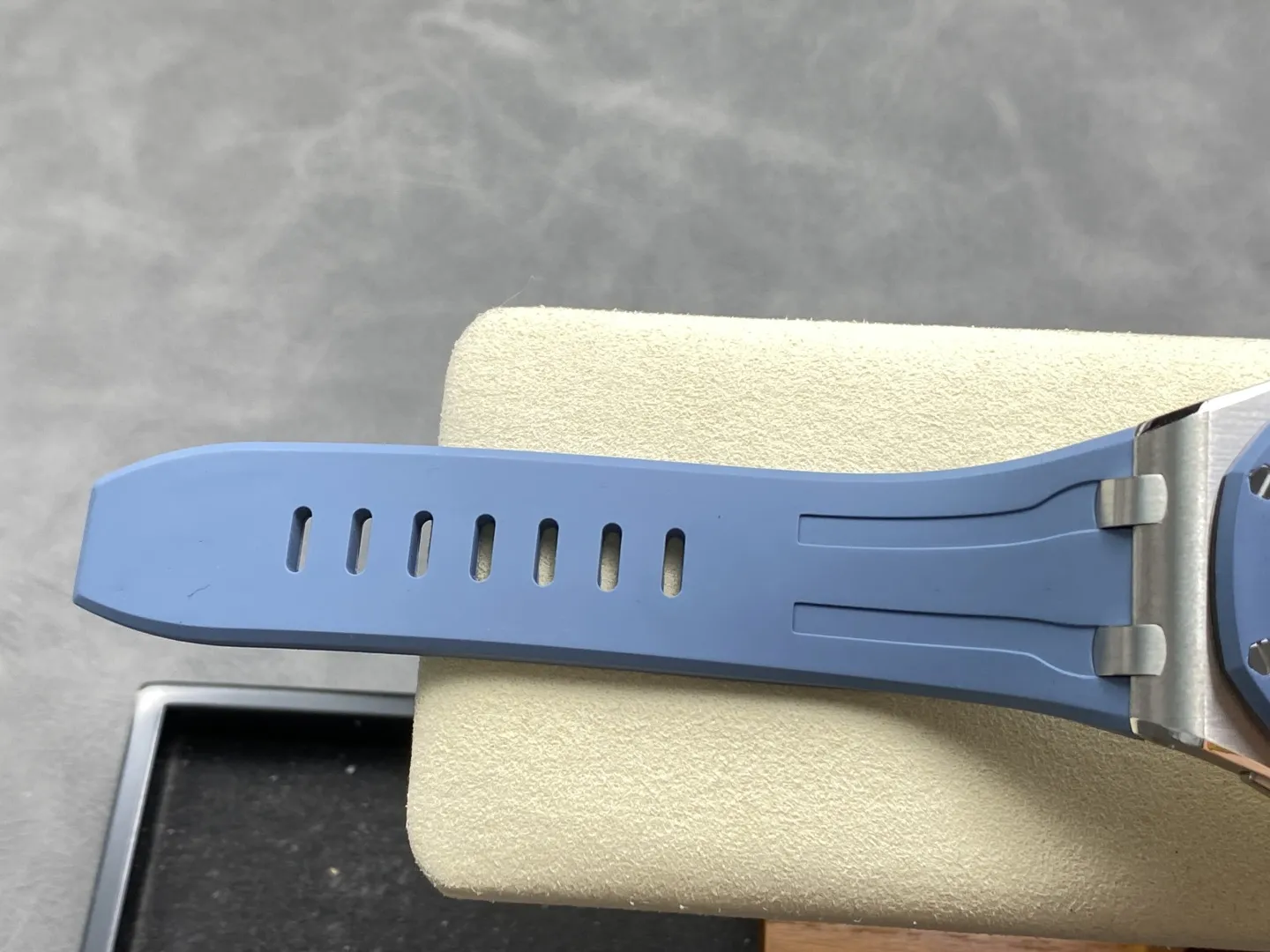 ĐỒNG HỒ AUDEMARS PIGUET ROYAL OAK OFFSHORE 15605 BEST COPY MẶT XANH 44MM (6) ĐỒNG HỒ AUDEMARS PIGUET ROYAL OAK OFFSHORE 15605 BEST COPY MẶT XANH 44MM