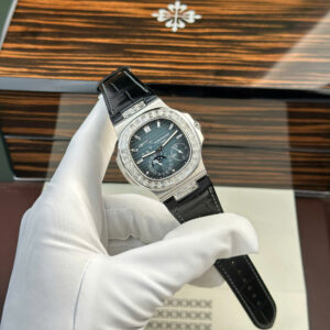 ĐỒNG HỒ PATEK PHILIPPE NAUTILUS 5724 CHẾ TÁC TINH CHỈNH LIKE AUTH MOISSANITE BAGUETTE PPF 40MM
