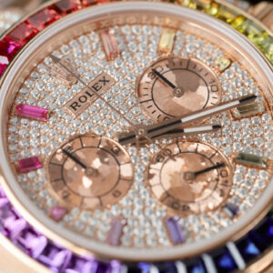 ĐỒNG HỒ ROLEX DAYTONA CHẾ TÁC RAINBOW 116595 BỌC VÀNG MOISSANITE RUBY 40MM 4 ĐỒNG HỒ ROLEX DAYTONA CHẾ TÁC RAINBOW 116595 BỌC VÀNG MOISSANITE RUBY 40MM
