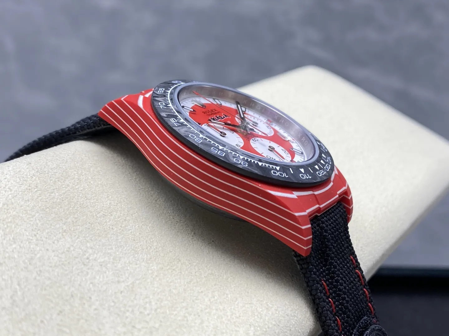 ĐỒNG HỒ ROLEX DAYTONA KAKHA KALADZE REPLICA RED CARBON NHÀ MÁY DIW 40MM (3) ĐỒNG HỒ ROLEX DAYTONA KAKHA KALADZE REPLICA RED CARBON NHÀ MÁY DIW 40MM