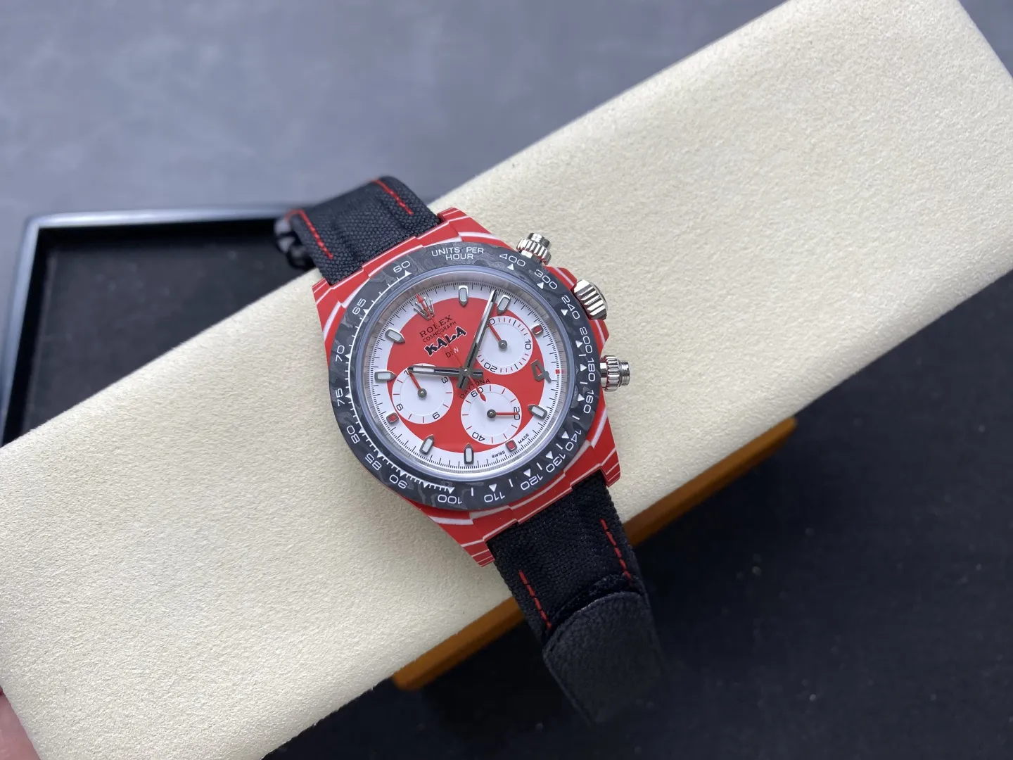 ĐỒNG HỒ ROLEX DAYTONA KAKHA KALADZE REPLICA RED CARBON NHÀ MÁY DIW 40MM (4) ĐỒNG HỒ ROLEX DAYTONA KAKHA KALADZE REPLICA RED CARBON NHÀ MÁY DIW 40MM